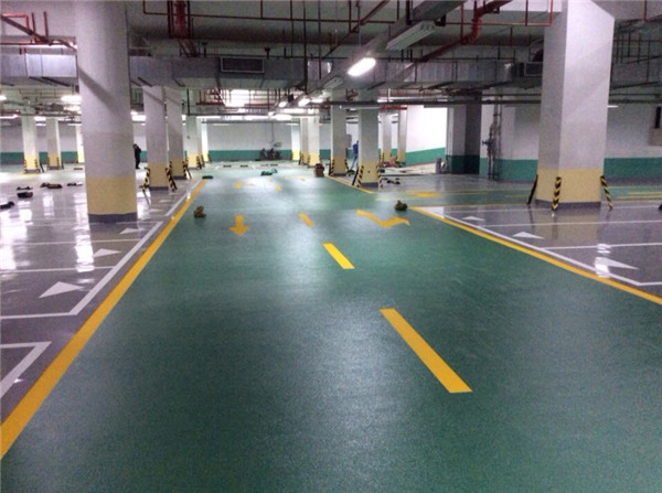 天冷了，也會干擾到停車場環(huán)氧地坪施工的進(jìn)程
